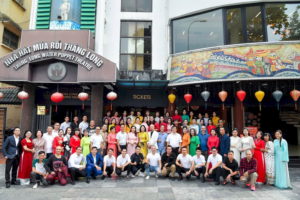 The lively entrance of Thang Long Water Puppet Theatre draws eager visitors to witness a distinctive Vietnamese art form